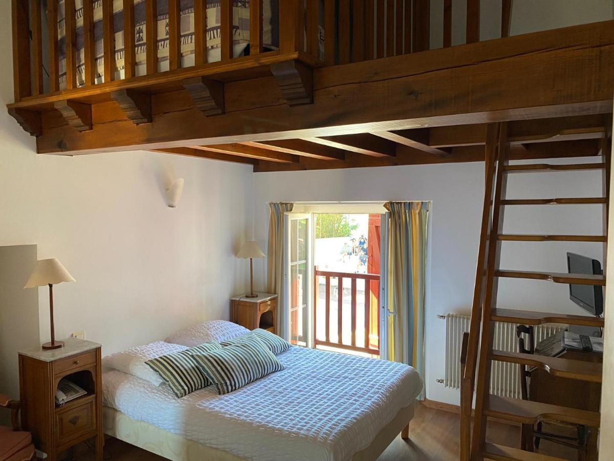 Auberge Chez Tante Ursule ก็องโบ-เล-แบ็ง ภายนอก รูปภาพ