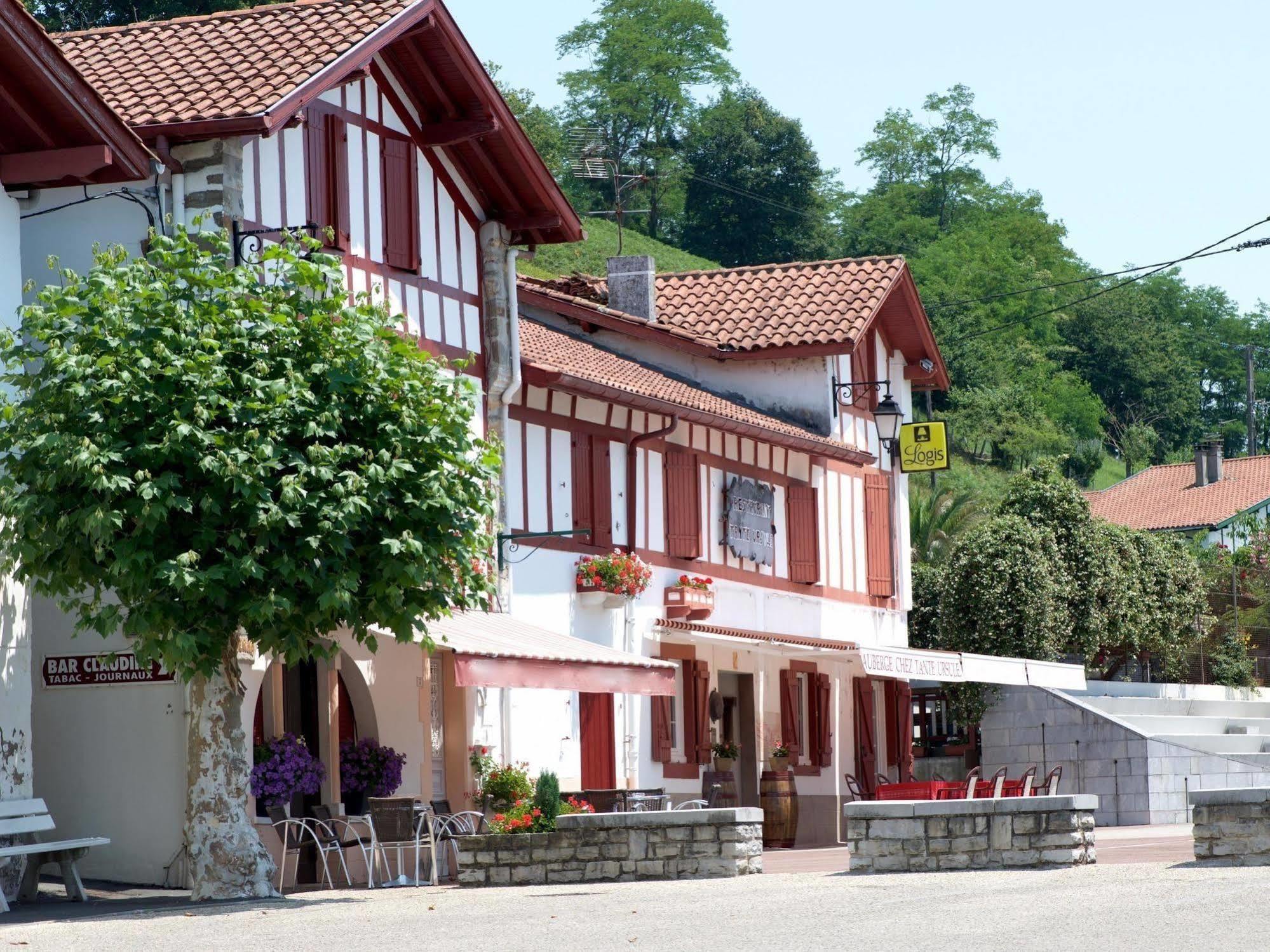 Auberge Chez Tante Ursule ก็องโบ-เล-แบ็ง ภายนอก รูปภาพ