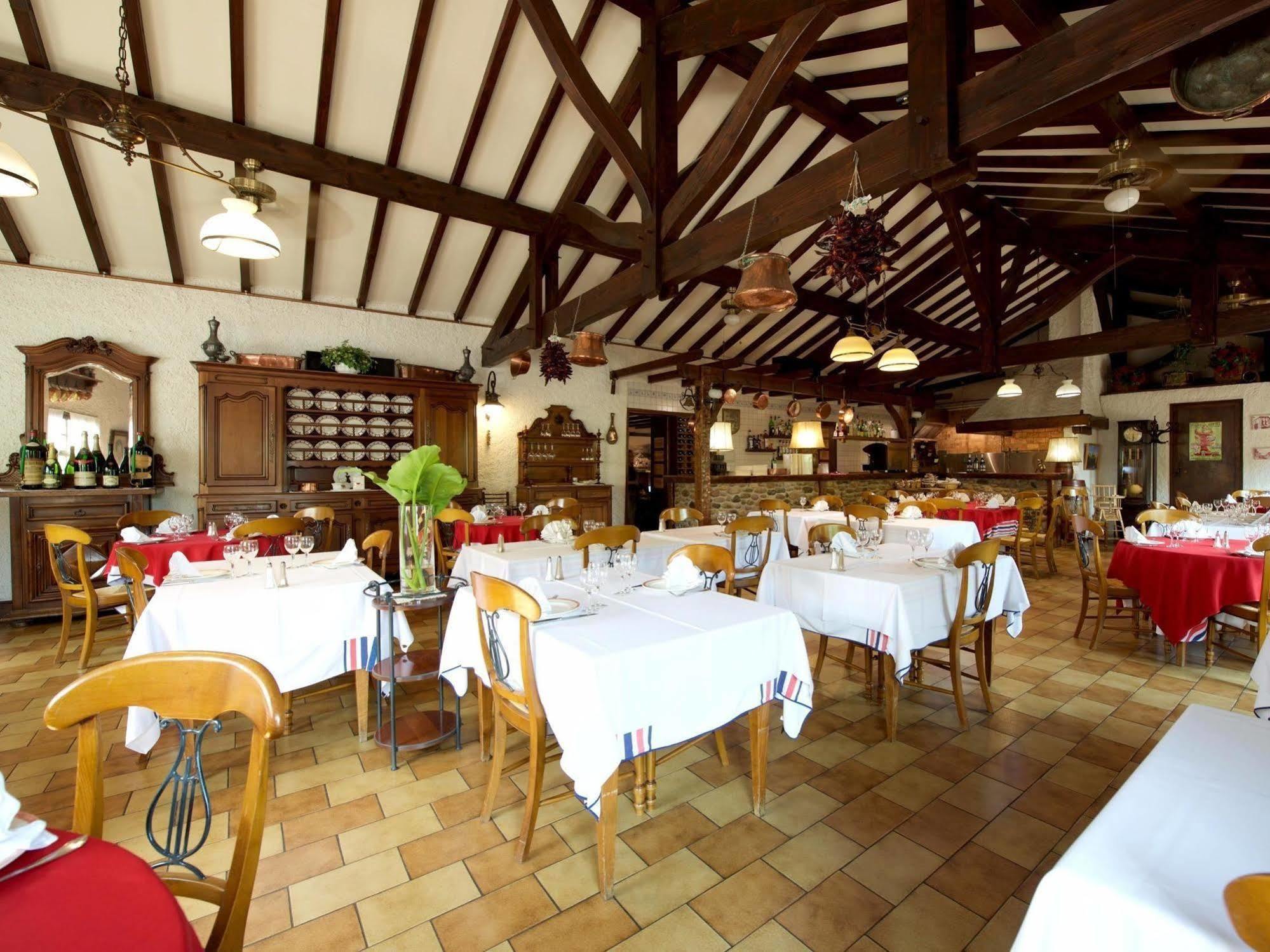 Auberge Chez Tante Ursule ก็องโบ-เล-แบ็ง ภายนอก รูปภาพ