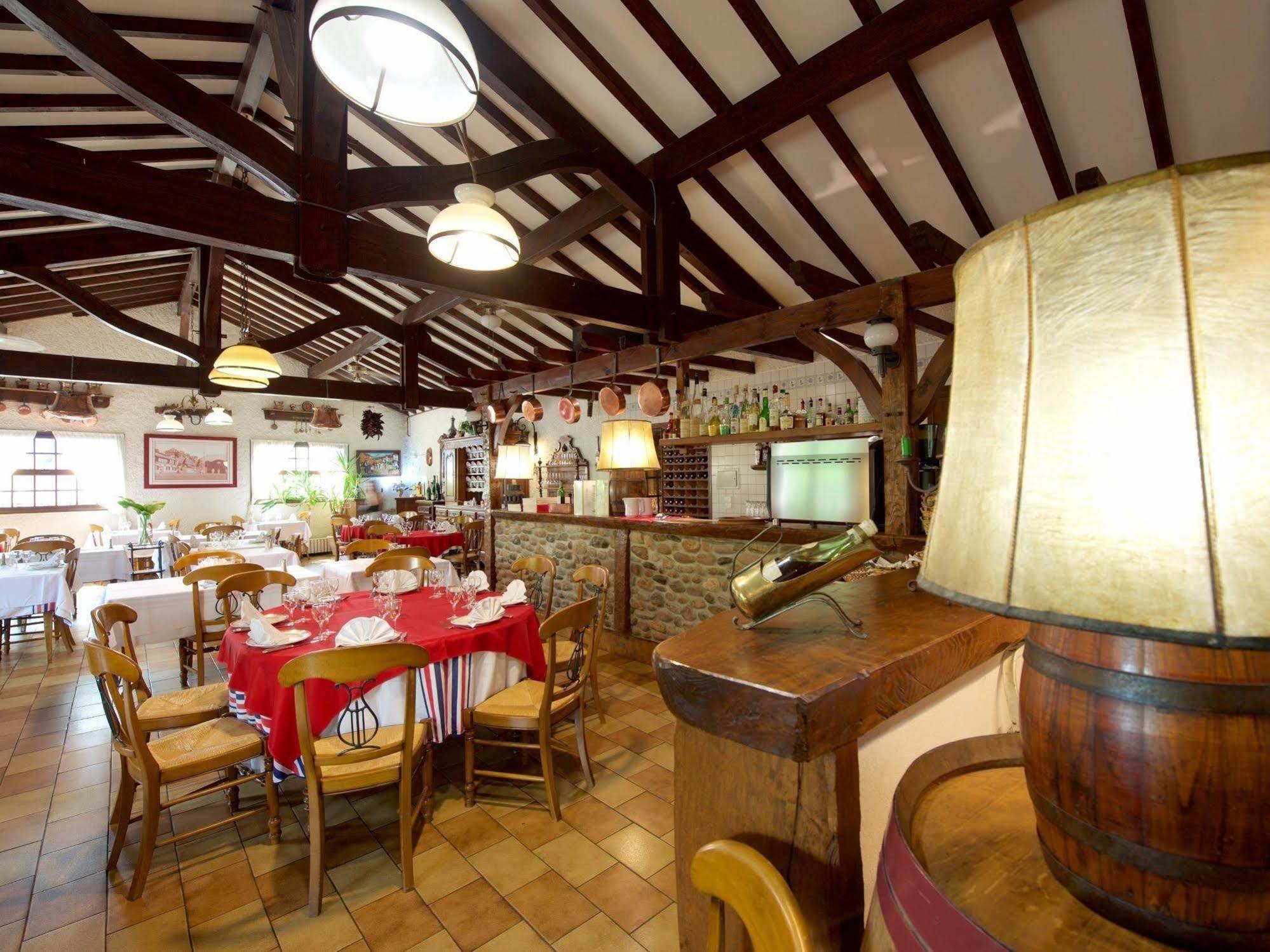 Auberge Chez Tante Ursule ก็องโบ-เล-แบ็ง ภายนอก รูปภาพ